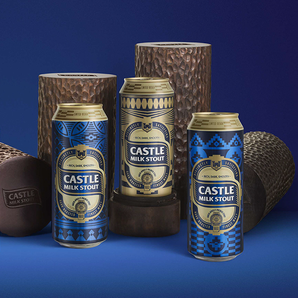 城堡牛奶烈性黑啤酒包装设计